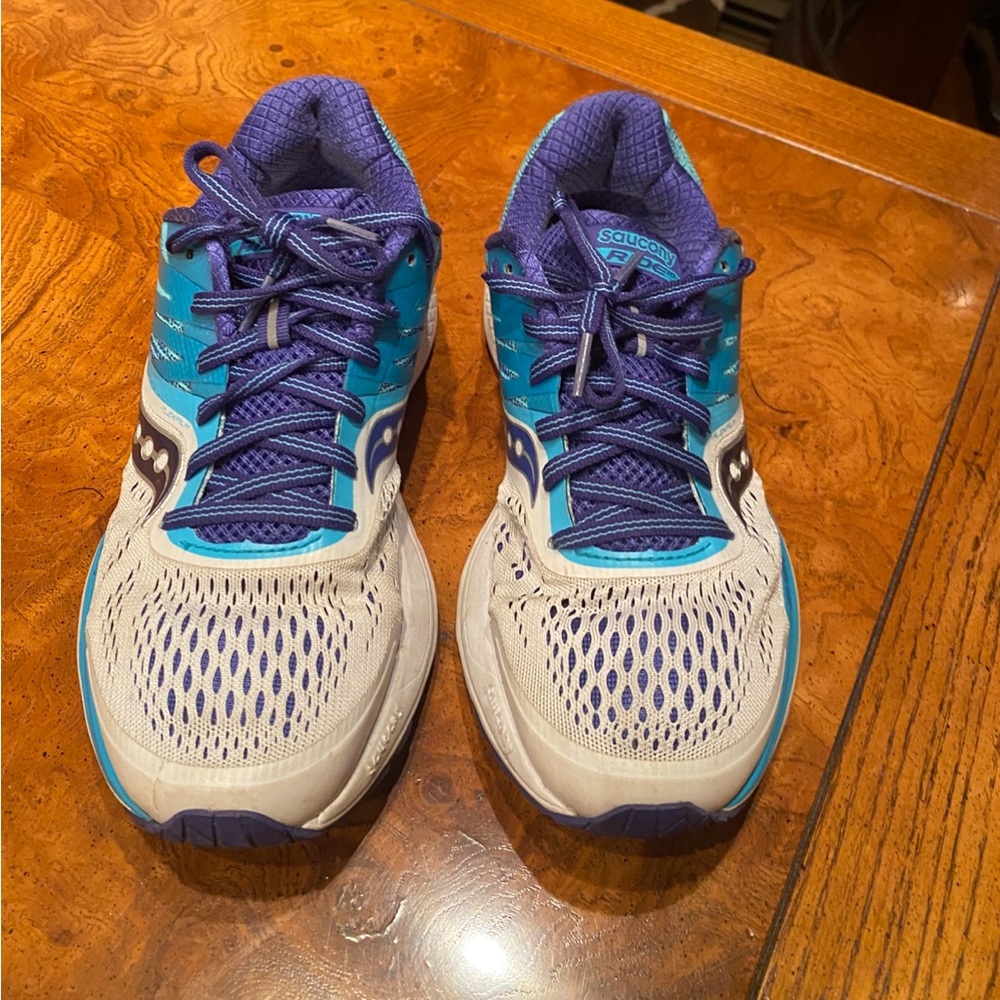 Saucony shoes
